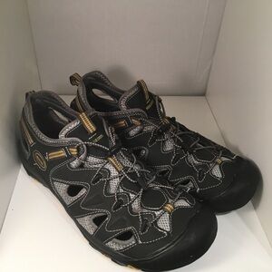 Highland Creek  Sandals Shoes Size 12